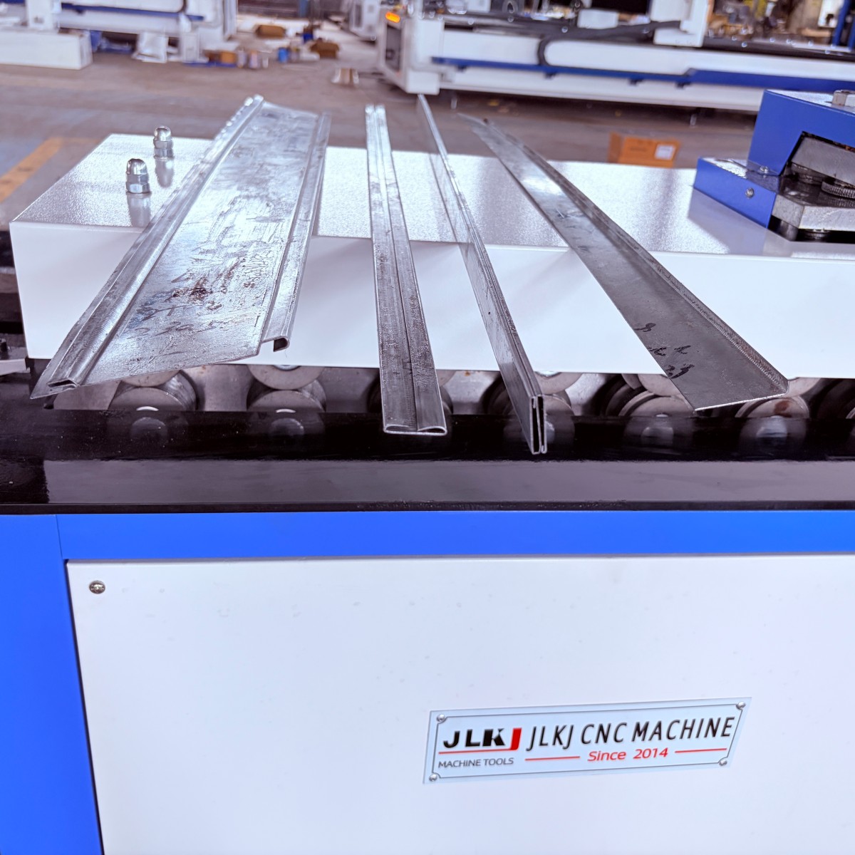 Formed S-Cleat and C-Lock Metal Profiles on Machine