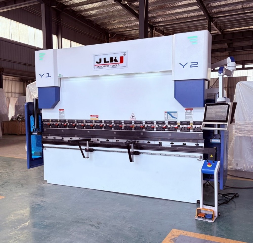 Style A 110T/3200 Workshop Side Angle