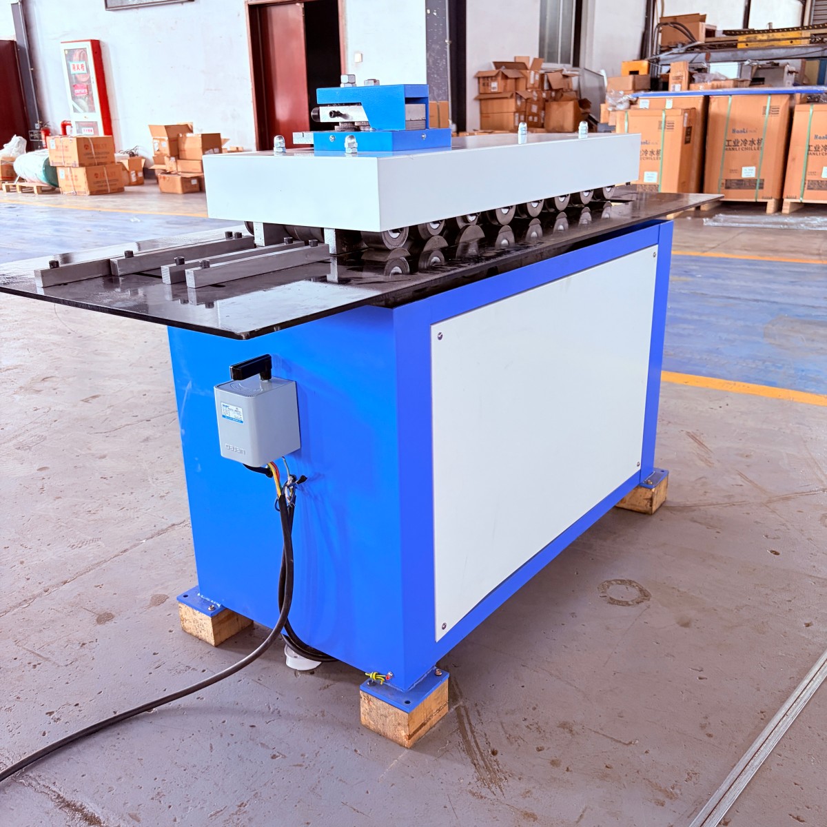 S Cleat Duct Lock Forming Machine Side Angle Shot