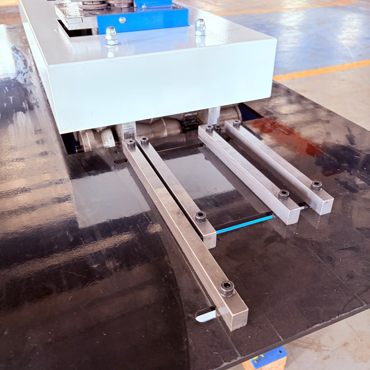 S Cleat Machine Infeed Guide Rails and Table Detail