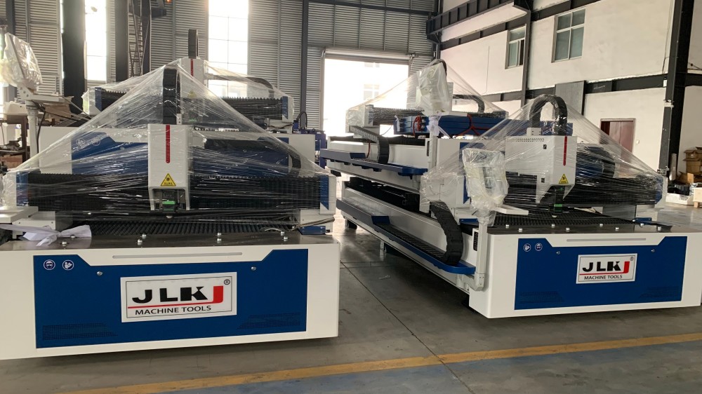CNC Sheet Metal Fiber Laser Machines in Factory