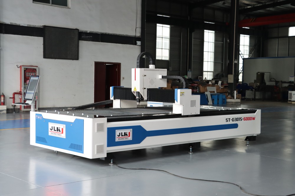 Sheet Metal Fiber Laser Cutting Machine Side View